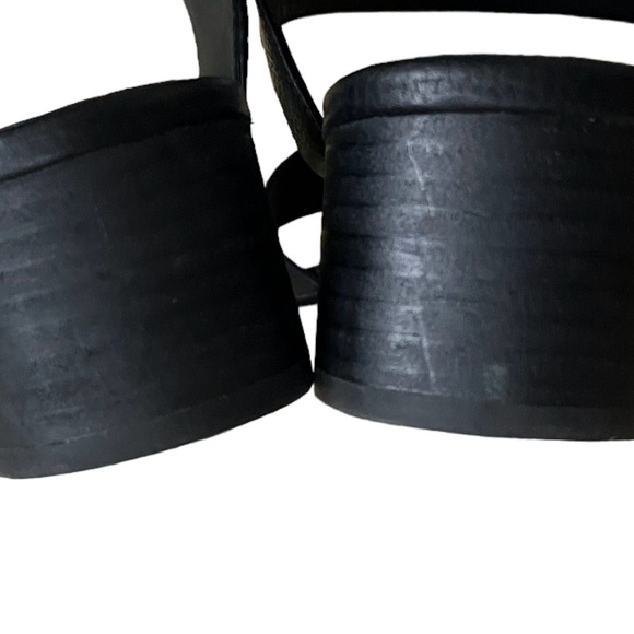 Eileen Fisher Black Pebbled Leather Sandals Heels Ankle Strap Womens Size 9 - Picture 5 of 9